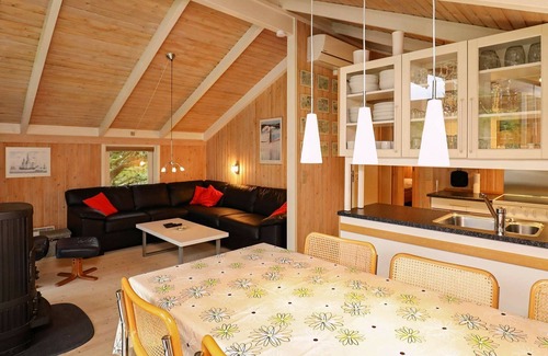 Aalbaek House | Family-Friendly 6-Person Holiday Home in Ålbæk