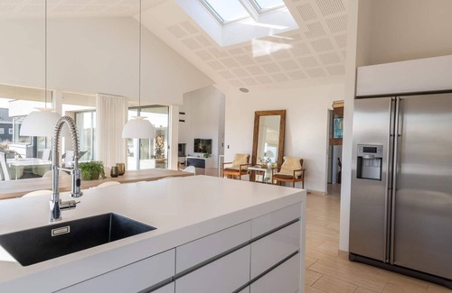 Rindby Strand House | Perfect Oceanfront Holiday Home for 6 in Fanø