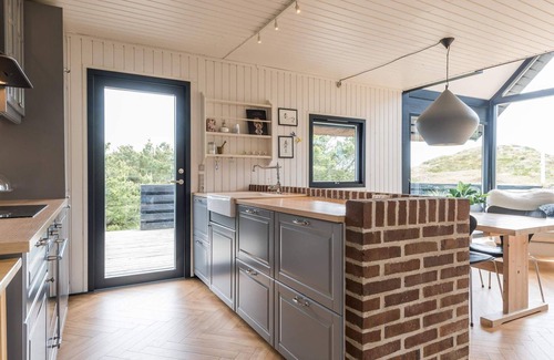 Rindby Strand House | Perfect Oceanfront Holiday Home for 6 in Fanø