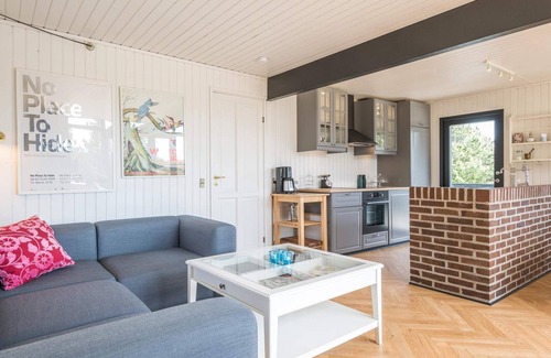 Rindby Strand House | Perfect Oceanfront Holiday Home for 6 in Fanø