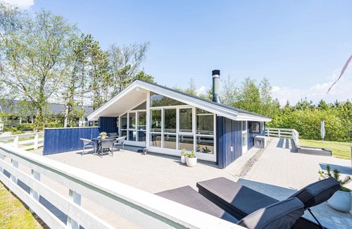 Henne House | Spacious Holiday Home for 6 in Henne - Pet Friendly & Family Ready
