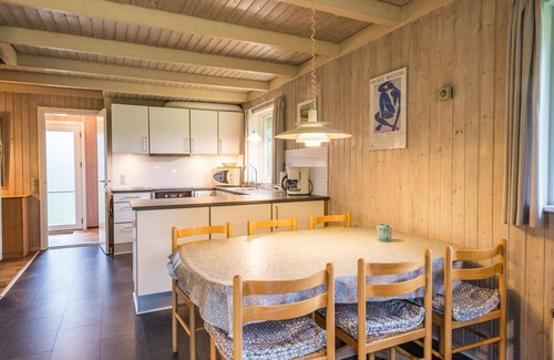 Henne House | Family-Friendly 6-Person Holiday Home in Henne