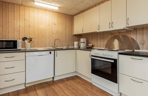 Vestero Havn House | Cozy 6-Person Holiday Home in Beautiful Læsø