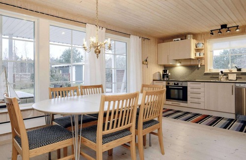Vestero Havn House | Spacious 6-Person Holiday Home in Læsø with Family Amenities