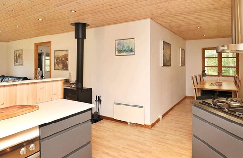 Vestero Havn House | Spacious 6-Person Holiday Home in Læsø with Spa & Breakfast