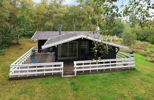 Læsø House | Cozy 6-Person Holiday Home in Læsø with Family Amenities