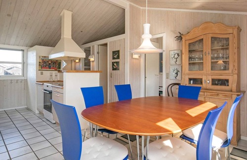 Hvorup Klit House | Ideal 6-Person Holiday Home with Oceanfront Views in Løkken