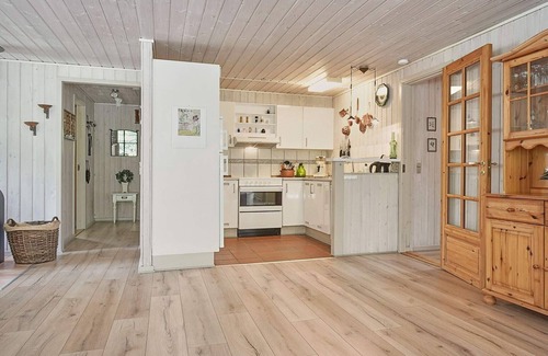 Dueodde House | Ideal 6-Person Holiday Home in Nexø with Breakfast Included