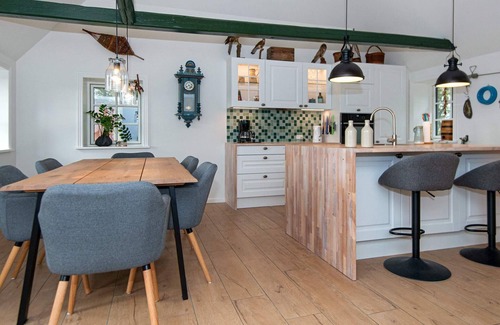 Graerup House | Spacious 6-Person Holiday Home in Varde with Great Amenities