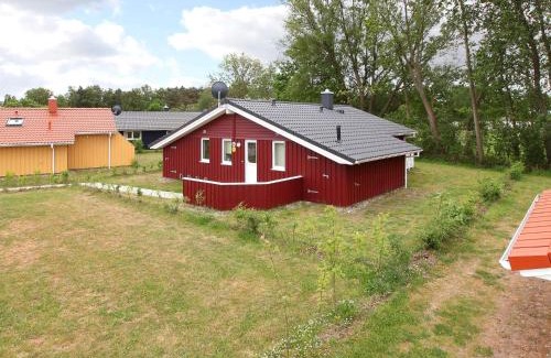 Lensterstrand House | Family-Friendly Holiday Home for 6 in Groemitz