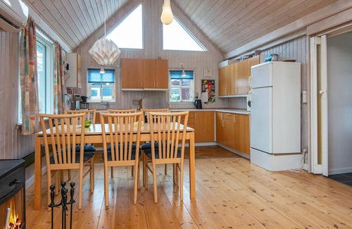 Grena Strand House | Comfortable 6-Person Holiday Home in Grenaa