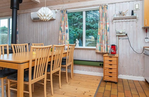 Grena Strand House | Comfortable 6-Person Holiday Home in Grenaa