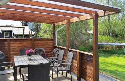 Hou House | Cozy 6-Person Holiday Home in Hals - Pet and Child Friendly