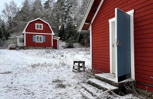 Sodertalje Municipality House | Family-Friendly Retreat at Holiday Home JÄRNA II