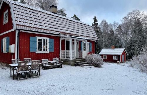 Sodertalje Municipality House | Family-Friendly Retreat at Holiday Home JÄRNA II