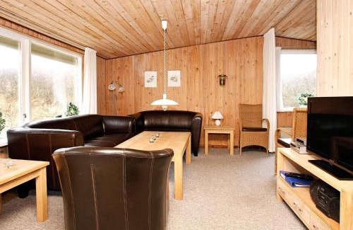 Nørre Lyngby House | Cozy 6-Person Holiday Home with Oceanfront Views