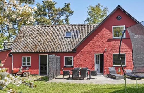 Pedersker House | Family-Friendly Stay at Holiday Home Nexø XLI