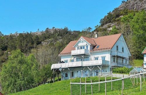 Tysnes Apartment | Family-Friendly Retreat at Apartment Onarheim II
