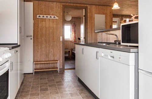 Romo House | Cozy 6-Person Holiday Home in Rømø with Spa & Breakfast