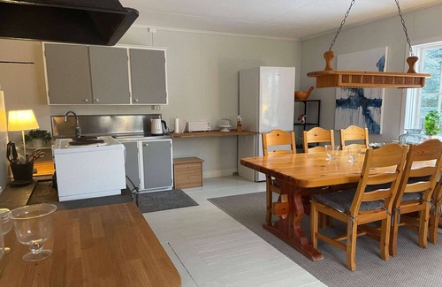 Sodertalje Municipality House | Cozy 6-Person Holiday Home with Ocean View in JÄRNA