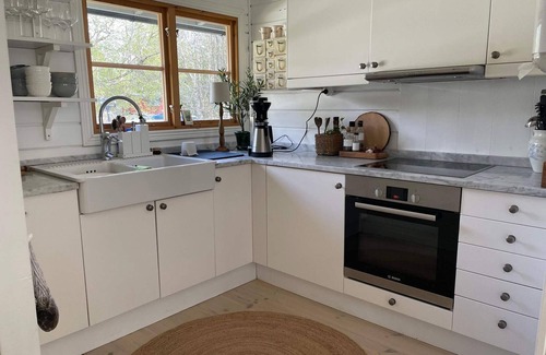 Vato House | Ideal Holiday Home for 6 in VäTö with Pool & Breakfast