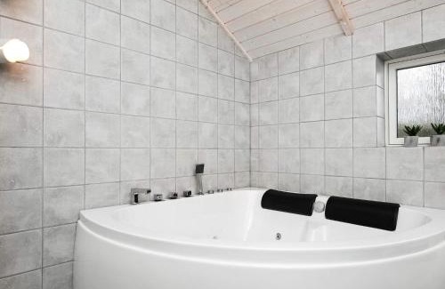 Sønder Vorupør House | Comfortable 6-Person Holiday Home in Thisted, Pet Friendly