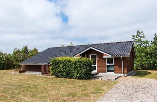 Skaven Strand House | Family-Friendly Holiday Home Tarm XIII - 4-Star Excellence