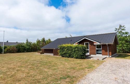 Skaven Strand House | Family-Friendly Holiday Home Tarm XIII - 4-Star Excellence