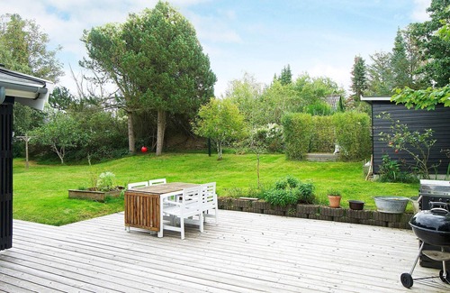 Hoensinge House | Family-Friendly Holiday Home in Vig with Kitchen & Breakfast