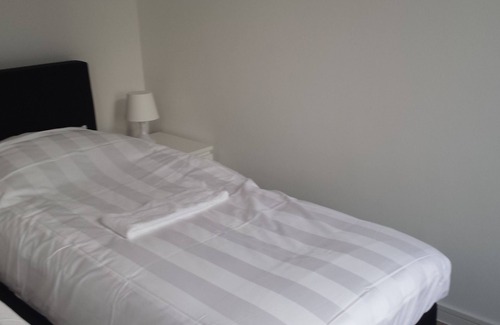 Utrecht Hotel | 6 persons family room 1 km from center