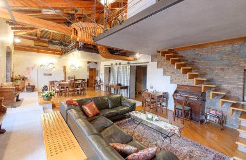 Trieste Old Town Apartment | Elegant 6 Ponterosso - Oceanfront Attic Escape
