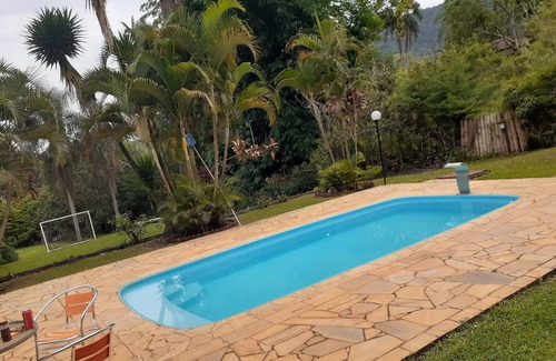 Extrema House | Comfortable Retreat for 18 with Ocean Views and Spa