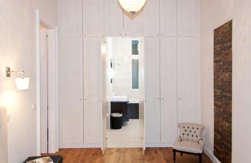 Mariahilf Apartment | Stylish 6 Room Retreat - Child Friendly & Rated 9.2/10