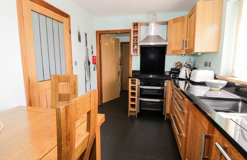 Manod Cottage | Exceptional 6 Stad Yr Ysgol: Pet-Friendly Stay Awaits