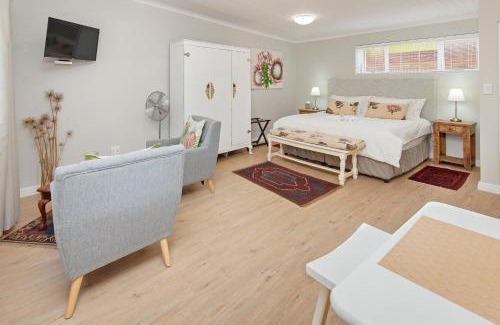Eastcliff House | Oceanfront 6 Stemmet Lodge: Guest Rated 9/10 with Pool