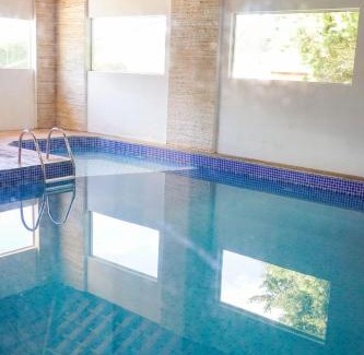 Campos do Jordao House | 6 suites Campos do Jordão com jacuzzi
