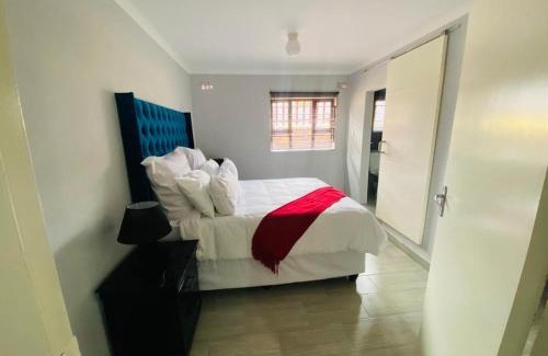 Bezuidenhout Valley Apartment | Budget-Friendly Stay at The Curve Apartments Unit 3