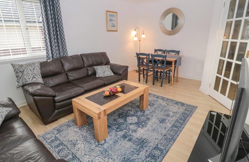 Embleton House | Family-Friendly 6 Westview: Rated 9.5/10 by Guests