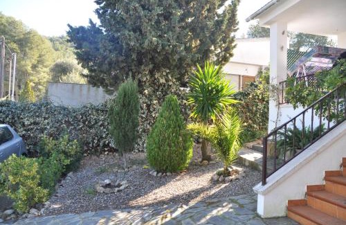 Calafell House | Experience 60 Carrer Tomàs Breton: Pet-Friendly Retreat