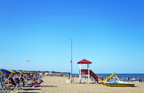 Rosolina Mare Apartment | Spacious 2-Bedroom Apartment for Families and Friends