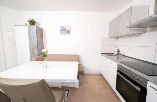 Juechen Apartment | Comfortable 1 Bedroom Apartment for Up to 4 Guests