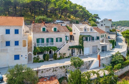 Pucisca Apartment | 60 m² Apartment ∙ 2 bedrooms ∙ 3 guests