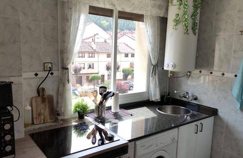 Ezcaray Apartment | Spacious 3-Bedroom Apartment with Kitchen for 6 Guests