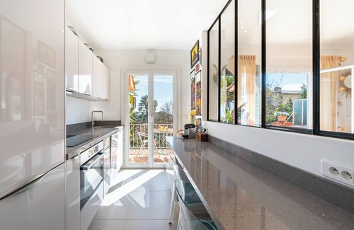 Vence Apartment | Tranquil 60 m2 Oasis with Ocean View and Pool Access
