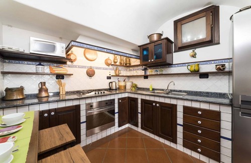 Positano House | Spacious 2-Bedroom House for Up to 5 Guests