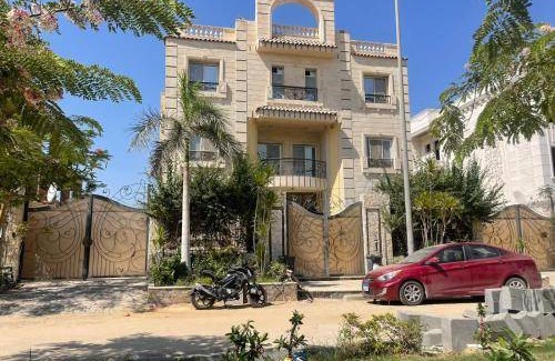6th of October City Villa | Spacious 5-Bedroom Villa for Up to 15 Guests with Pool