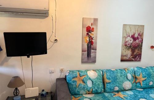 Nea Iraklia House | 600 metres from the beach!