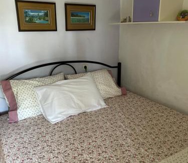 Nea Iraklia House | 600 metres from the beach!