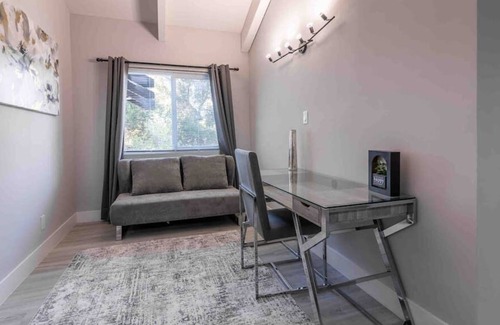 Menlo Park Apartment | 601 House 1 Room 4 Big · Luxury Suite in the Heart of Silicon Valley