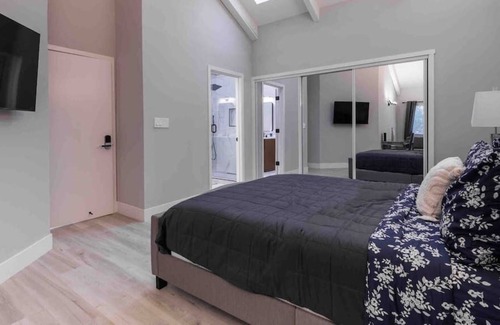 Menlo Park Apartment | 601 House 1 Room 4 Big · Luxury Suite in the Heart of Silicon Valley